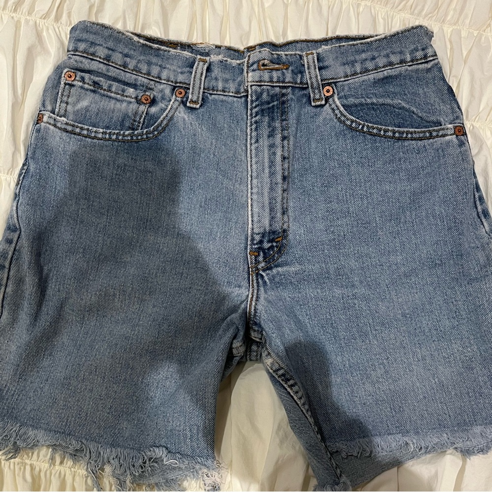 Long-inseem vintage Levi shorts